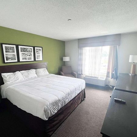Hotel Ramada By Wyndham Jackson Ms Exterior foto