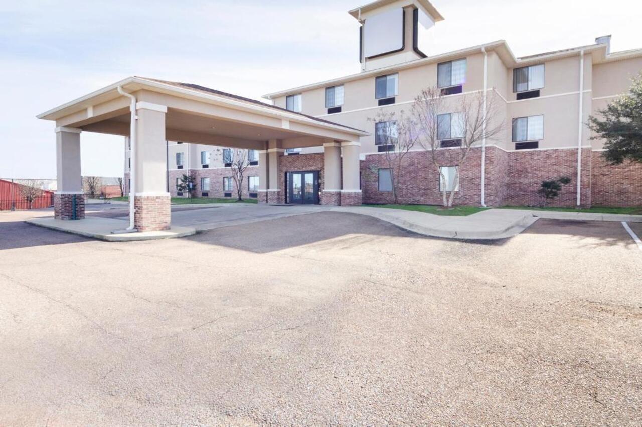 Hotel Ramada By Wyndham Jackson Ms Exterior foto
